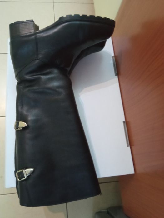 Женские зимние кожаные сапоги. Италия