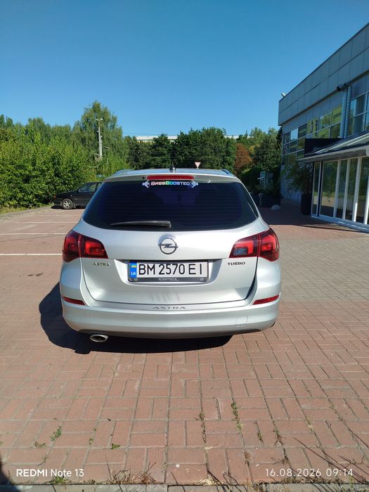 Продаю Opel Astra Sports 2011