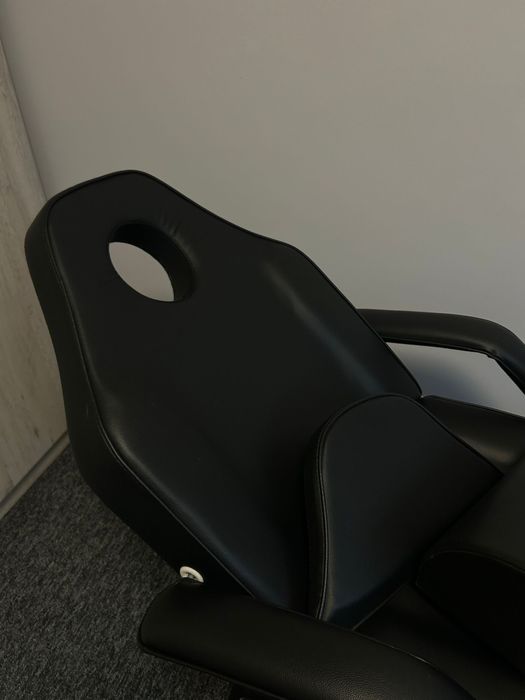 Fotel kosmetyczny z poduszką