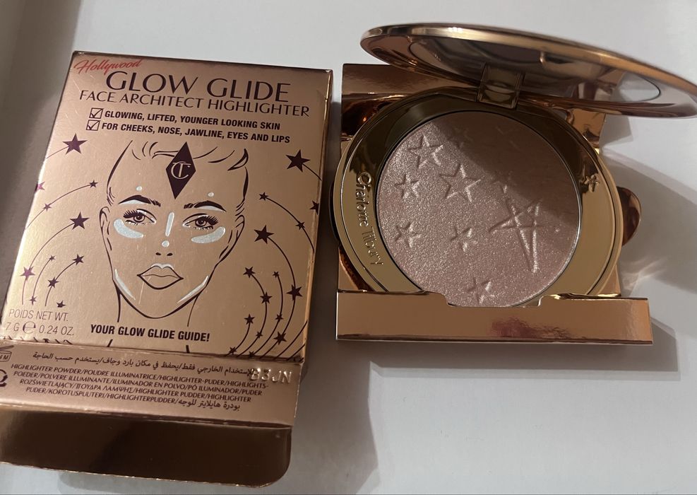 Charlotte Tilbury rozświetlacz glow glide „pillow talk”, pełnowymiarow