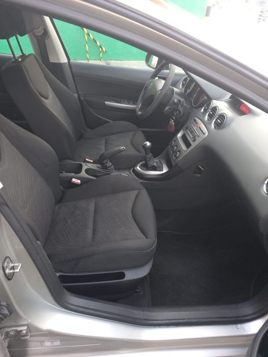 Peugeot Peugeot 308 HDi 90cv 

- *Ano:* [insira o ano, se soub