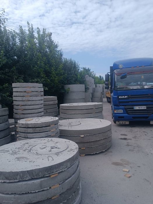 Бетонні криничні та каналізаційні кільця різних діаметрів