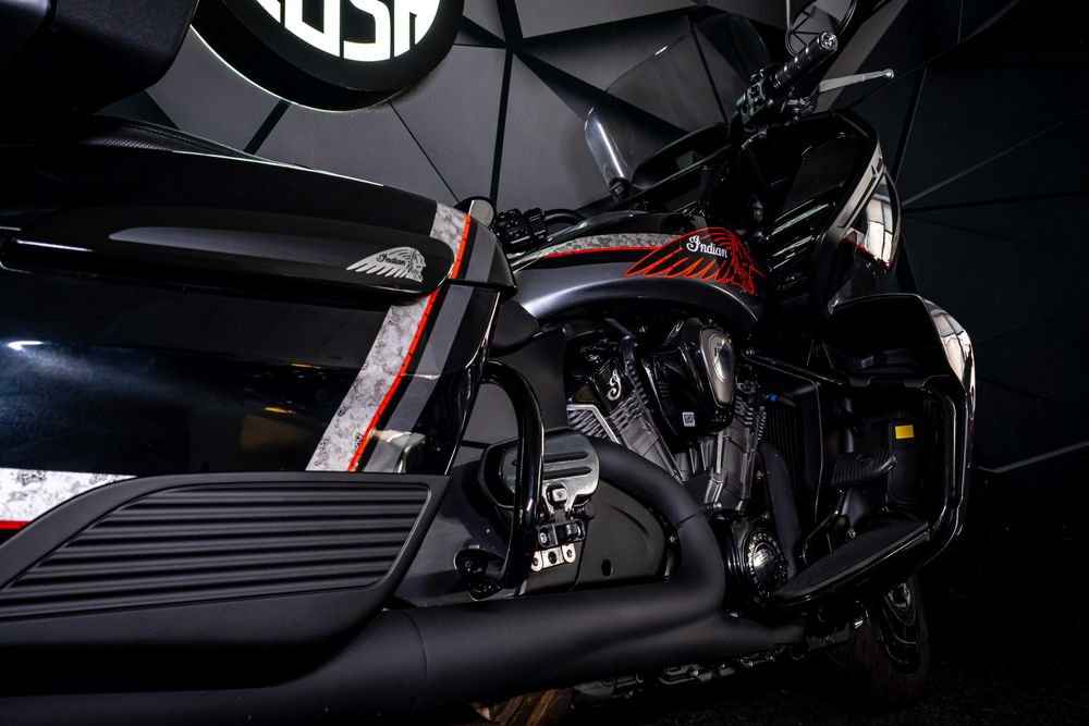 Indian Pursuit Dark Horse