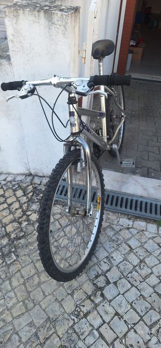 Bicicleta senhora em bom estado!