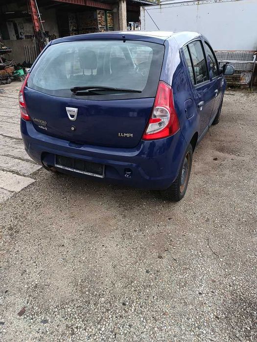 Dacia Sandero 1,4 E 2009r  na  części  lakier  DV61H