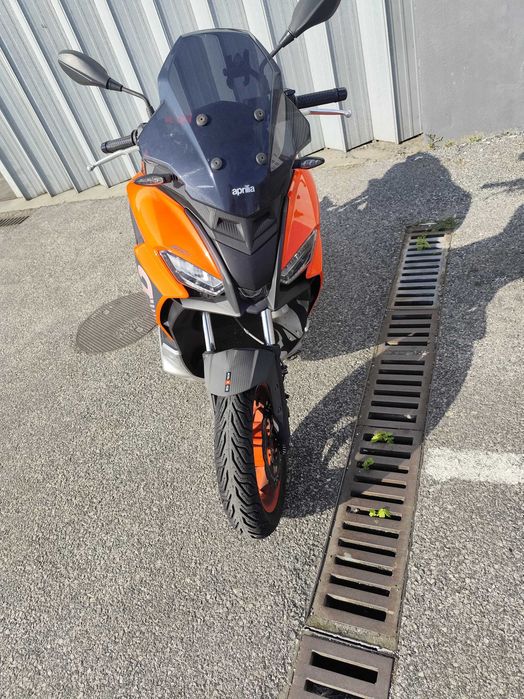 Aprilia 125 sr gt sport