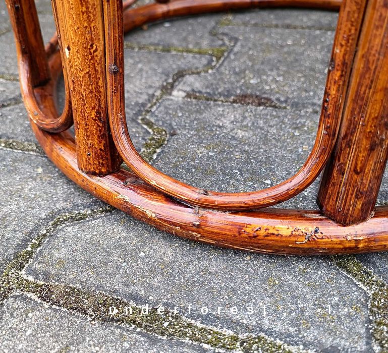 Stoliki okrągłe ratanowe siedziska kwietnik boho natural salon taras