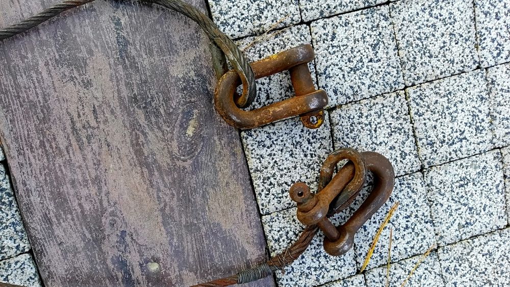 Gruba lina stalowa zaczepy