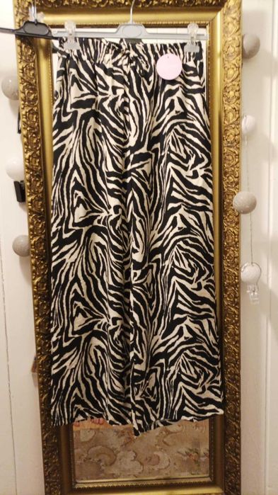 Nowe spodnie damskie z szeroka nogawka , zebra.