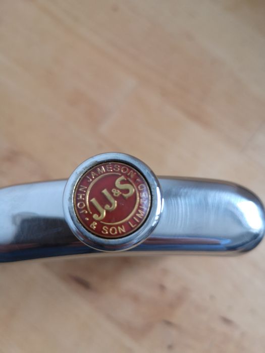 Mała piersiówka wyprzedaż garażowa