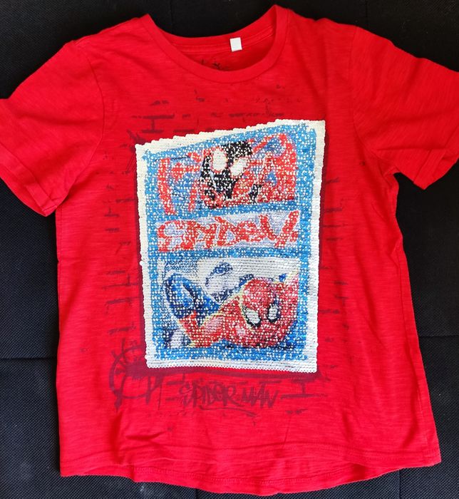 Conjunto 2 T-shirts criança - tamanho 110 (Tiffosi) e 122.
