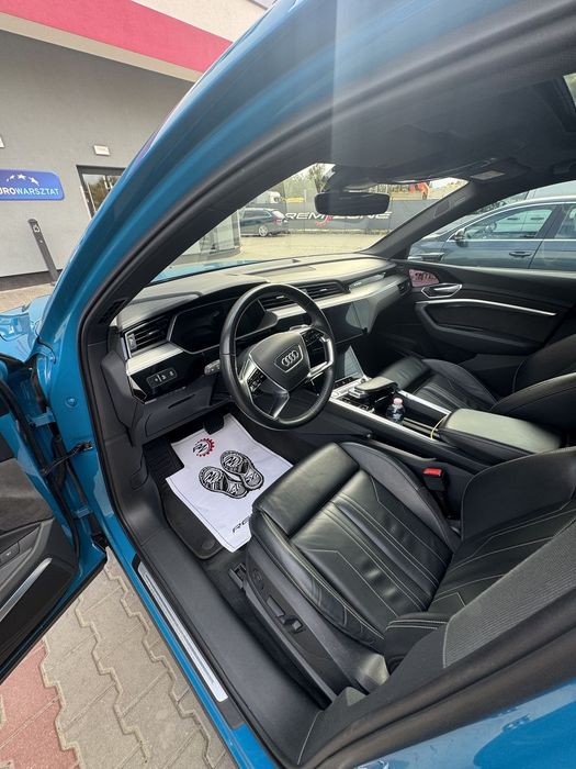 Audi e-tron Audi e-tron 55 quattro | 408 KM | 95 kWh | 4x4 | Elektryczny SUV 2019