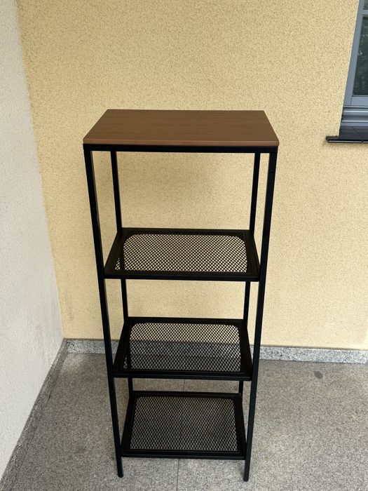 Wysoka szafka w stylu loftowym