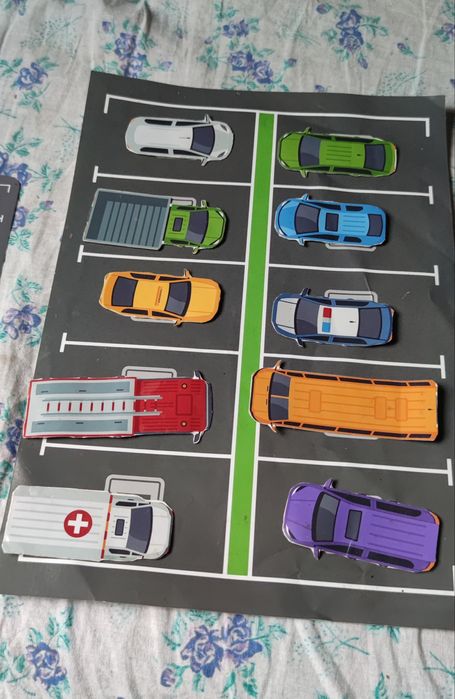 Дитяча розвиваюча гра парковка паркінг