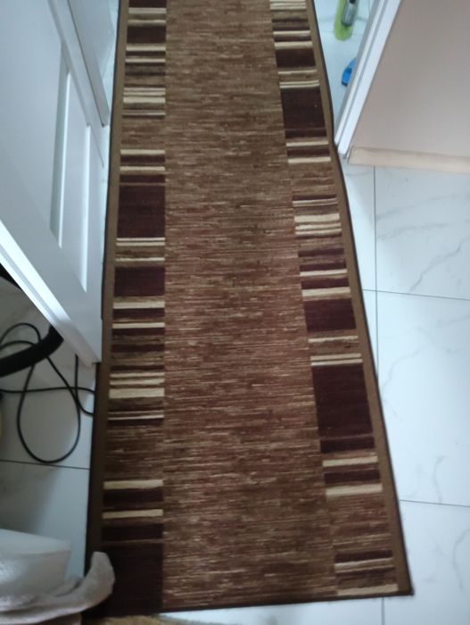 Sprzedam dywan 1.20 x 1.70 i chodnik 3mx 0.8 m . Komplet