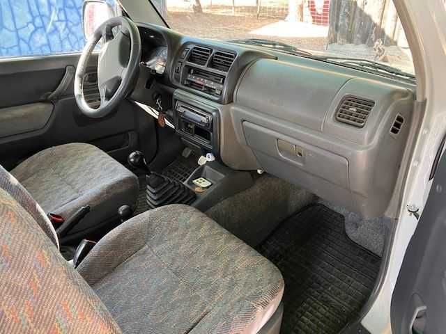 suzuki jimny carro em bom estado distribuiçao feita em completo ,oleos  bomba de agua etc;;