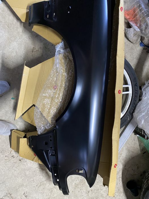 Крило переднє праве авді а6 с4