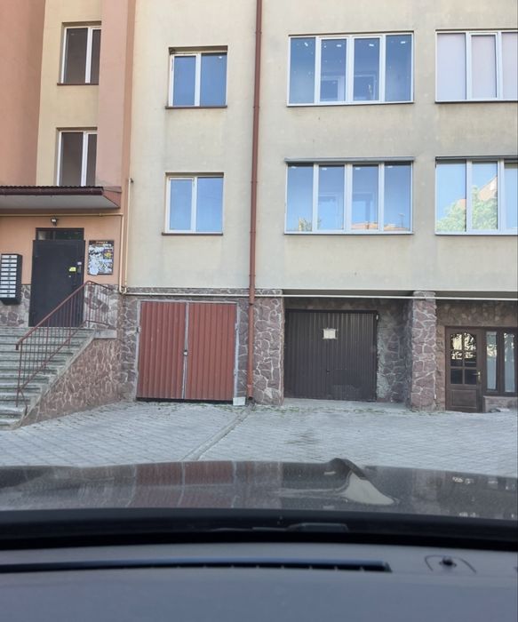 Терміново!!! Капітальний гараж + склад 42,5 м2 + паркомісце
