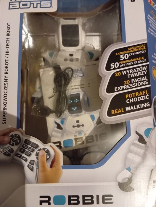 Sprzedam robota taki jak na zdjęciach.