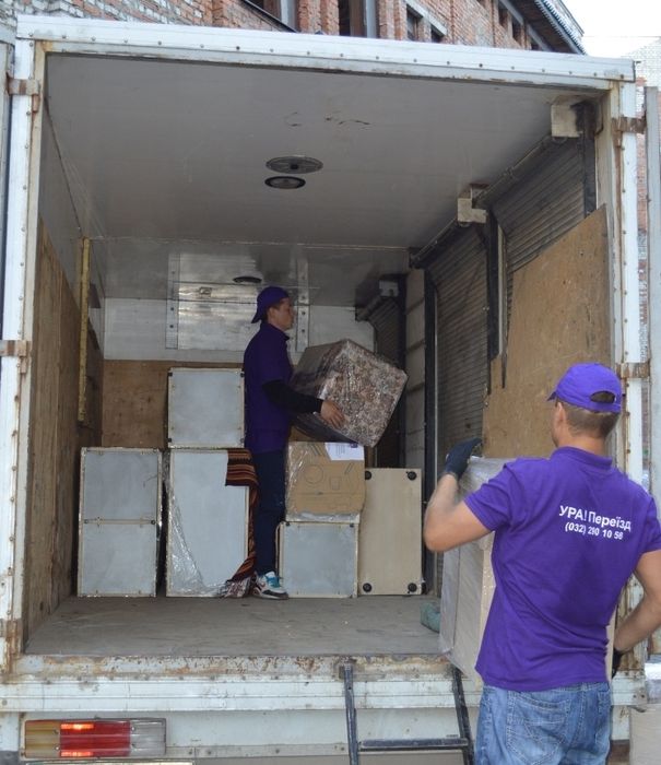 Вантажні перевезення  +  є ВАНТАЖНИКИ.Ціни ПОМІРНІ.Бортова машина !!