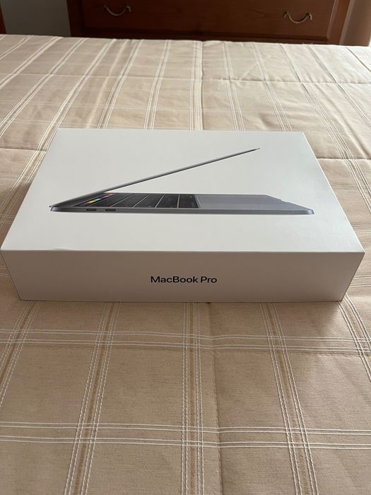 Macbook Pro 13” Touch Bar (como NOVO) + Oferta impressora HP Deskjet