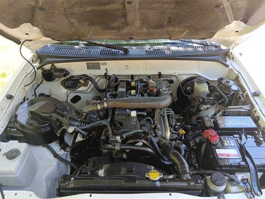 Toyota Hilux D4D  4x4 cabine dupla ano 2004 com IVA dedutível