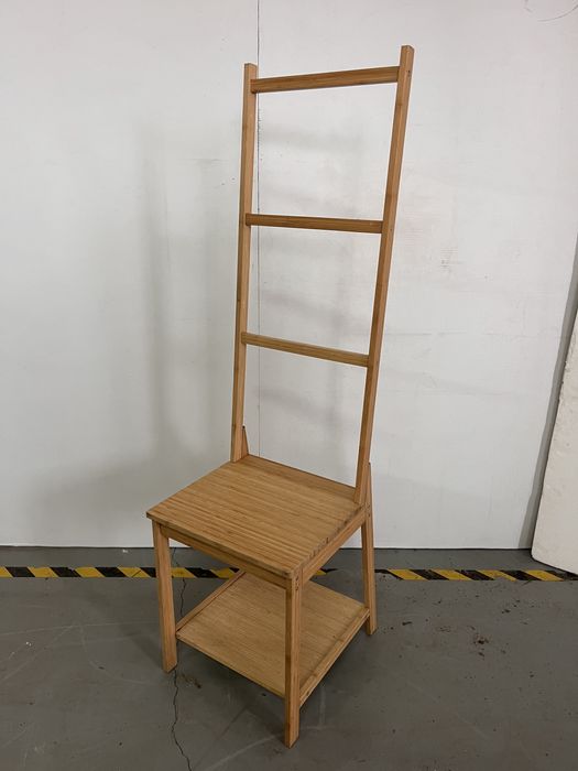 Conjunto de cadeira e bengaleiro