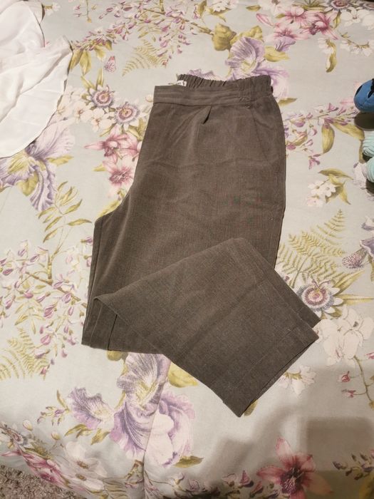 Calças cinzentas clássicas