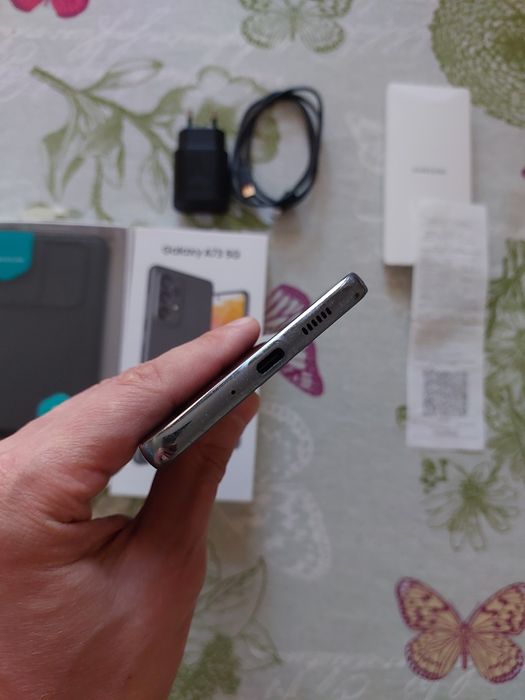 Samsung A73  8/256 идеал
