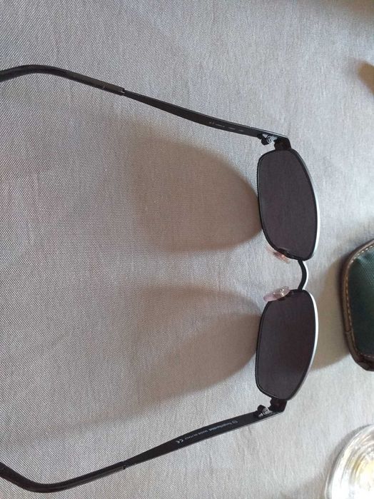Vendo óculos de sol marca sergio tacehini.