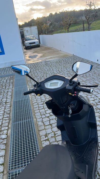 Vendo moto GreenEscooter YX elétrica. 850 €uros  manutenção em dias