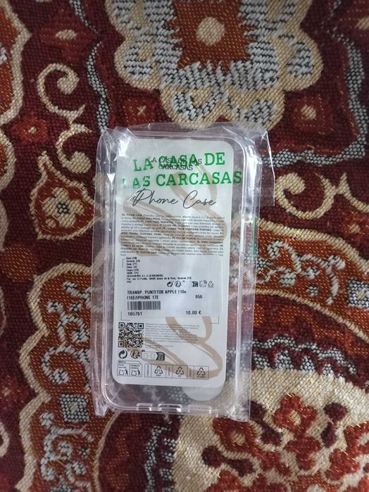 iPhone 17e com capa incluída