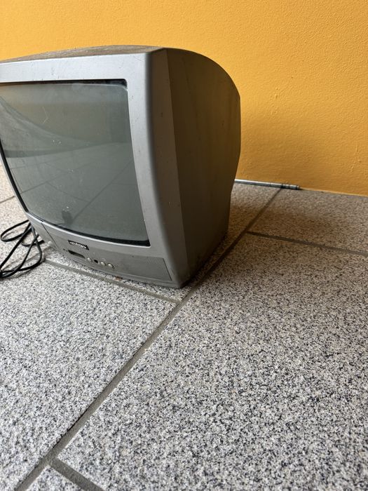 Televisao Mitsai a trabalhar para desocupar