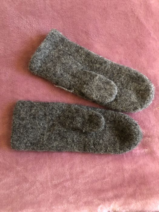 Szare welniane rekawiczki palczatki uniwersalne styl vintage zima feri