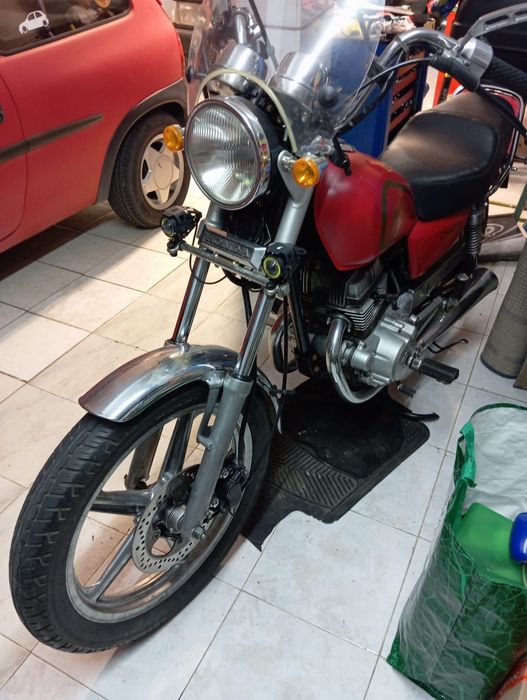 Honda CM 125 bicilindrica
