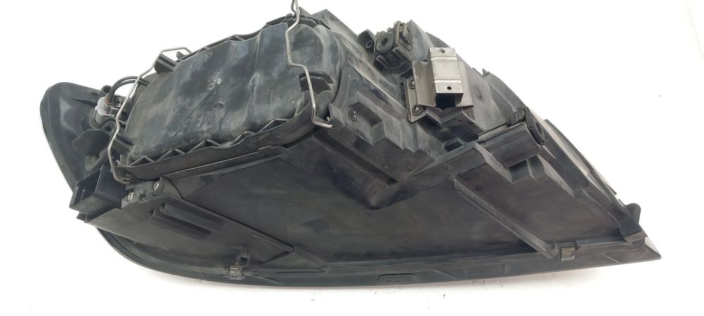 Ótica / farol esquerda VOLVO V50 (MW)