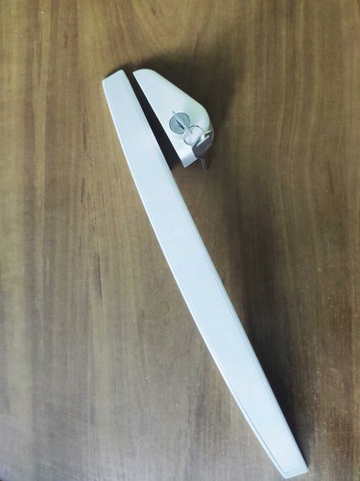 Ручка з замком на морозильний лар камеру з глухою кришкою