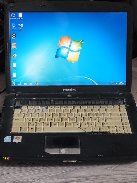 Ноутбук emachines E510