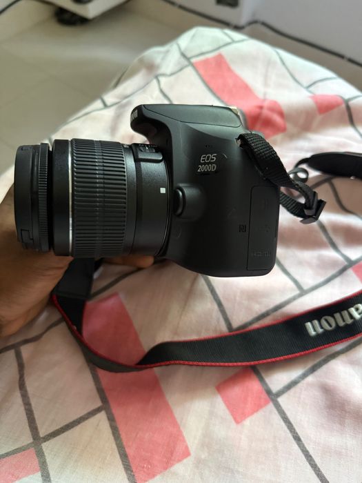 Canon EOS 2000D + Kit Completo – Como Nova