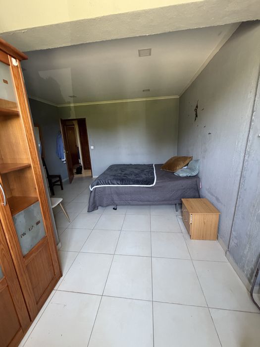 Quarto para alugar ate final de outubro