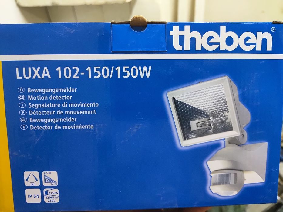 Lampa,halogen z czujnikiem ruchu