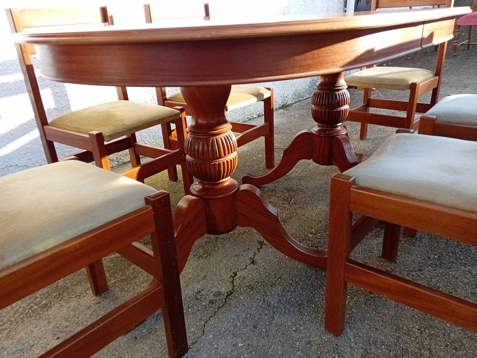 Extendable Table and Used Chairs64552116701697122