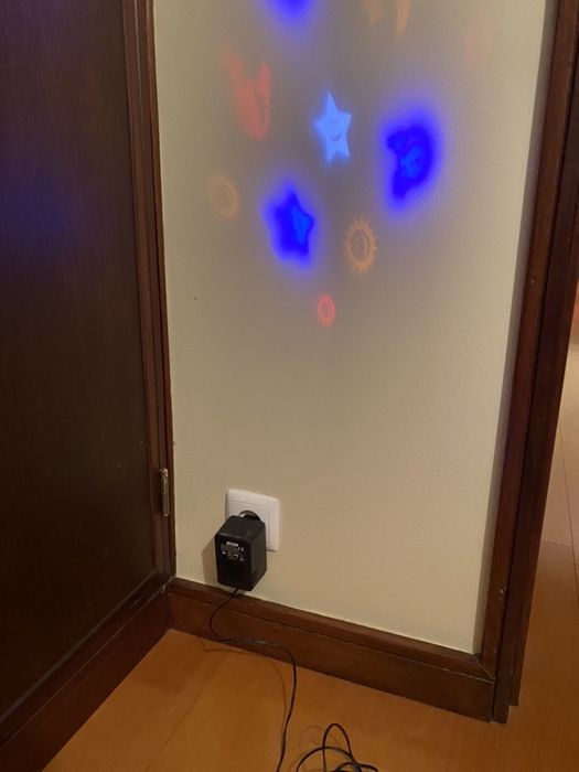 Luz de presença com várias músicas