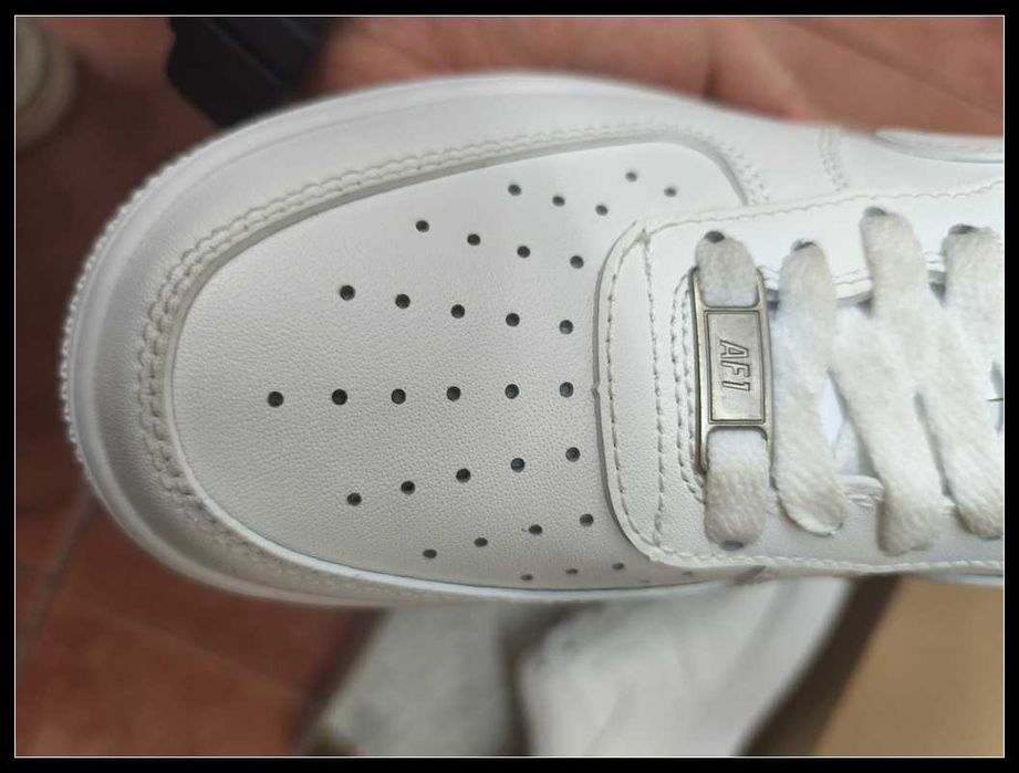 Nike, damskie buty do biegania, białe, rozmiar 38