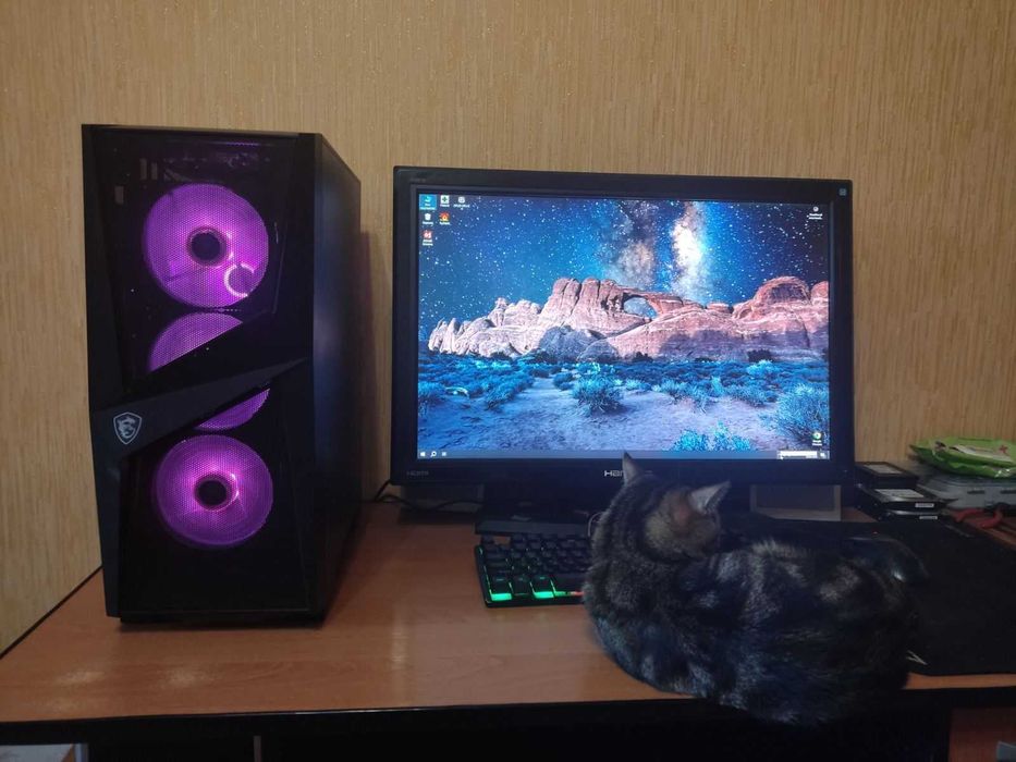 ИГРОВОЙ КОМПIntel i7-7700 (8x4.20), RX 5700 (8 Gb),DDR4 16Gb,SSD 256Gb