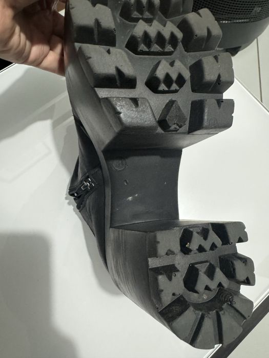 Botas NY Pretas com fecho