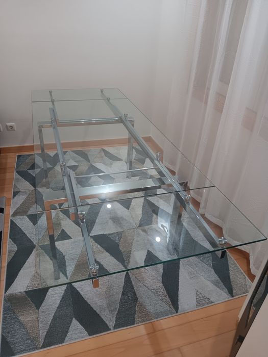 Mesa de sala jantar com cadeiras