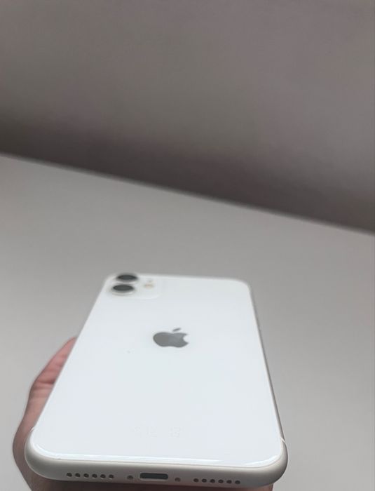 Iphone 11 branco com 64Gb, recondicionado.