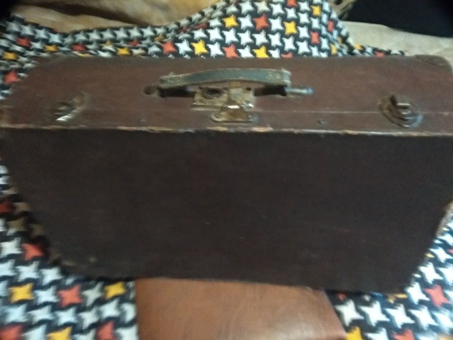Чемодан довоенний