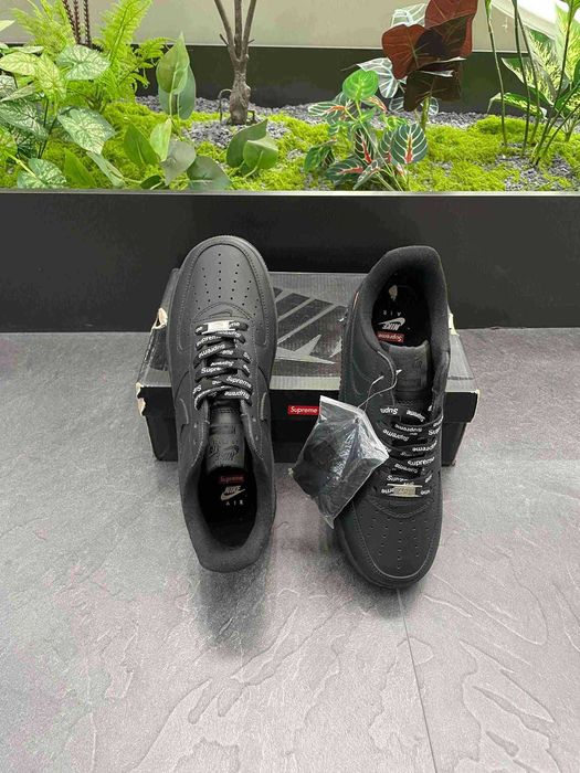 Nike Air Force 1 Low Supreme Czarny r.40